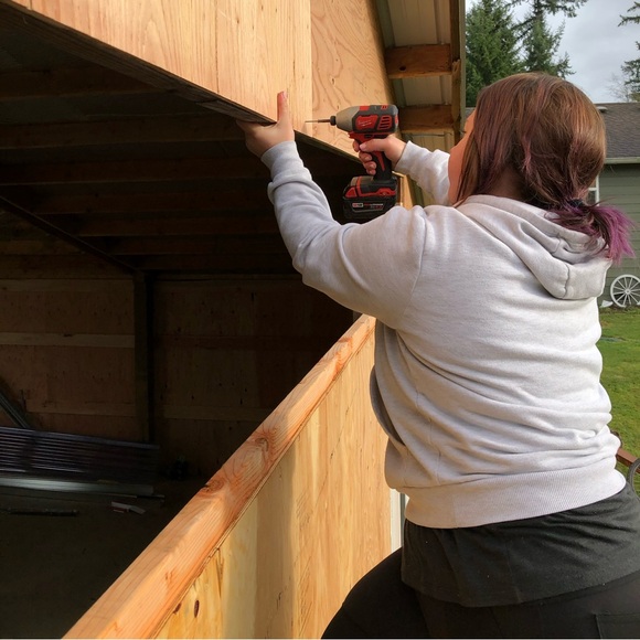 🚨🚨 Katie Grace is Live 🖤🤘🏼🌲🏔️🥾🌙 - Picture 6 of 13